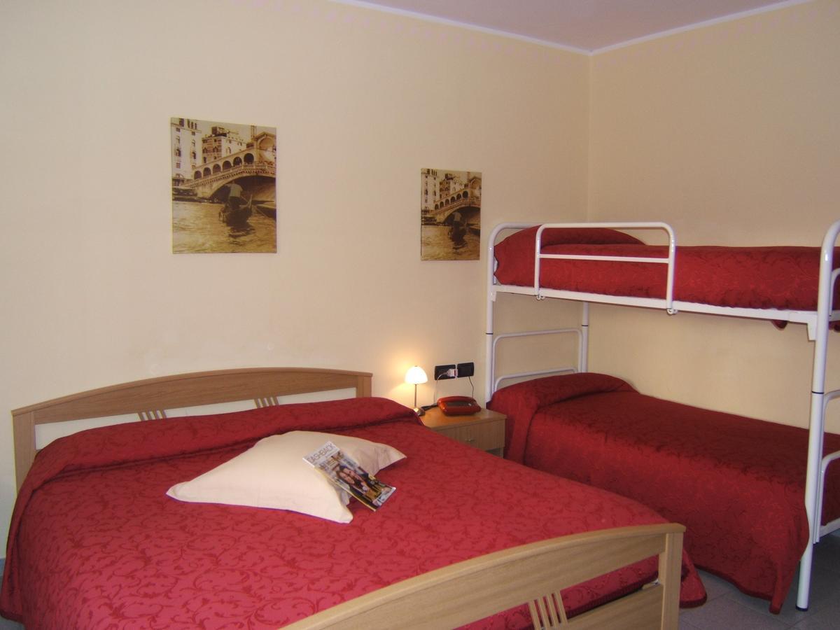 Hotel Ristorante Miravalle Тельо Экстерьер фото