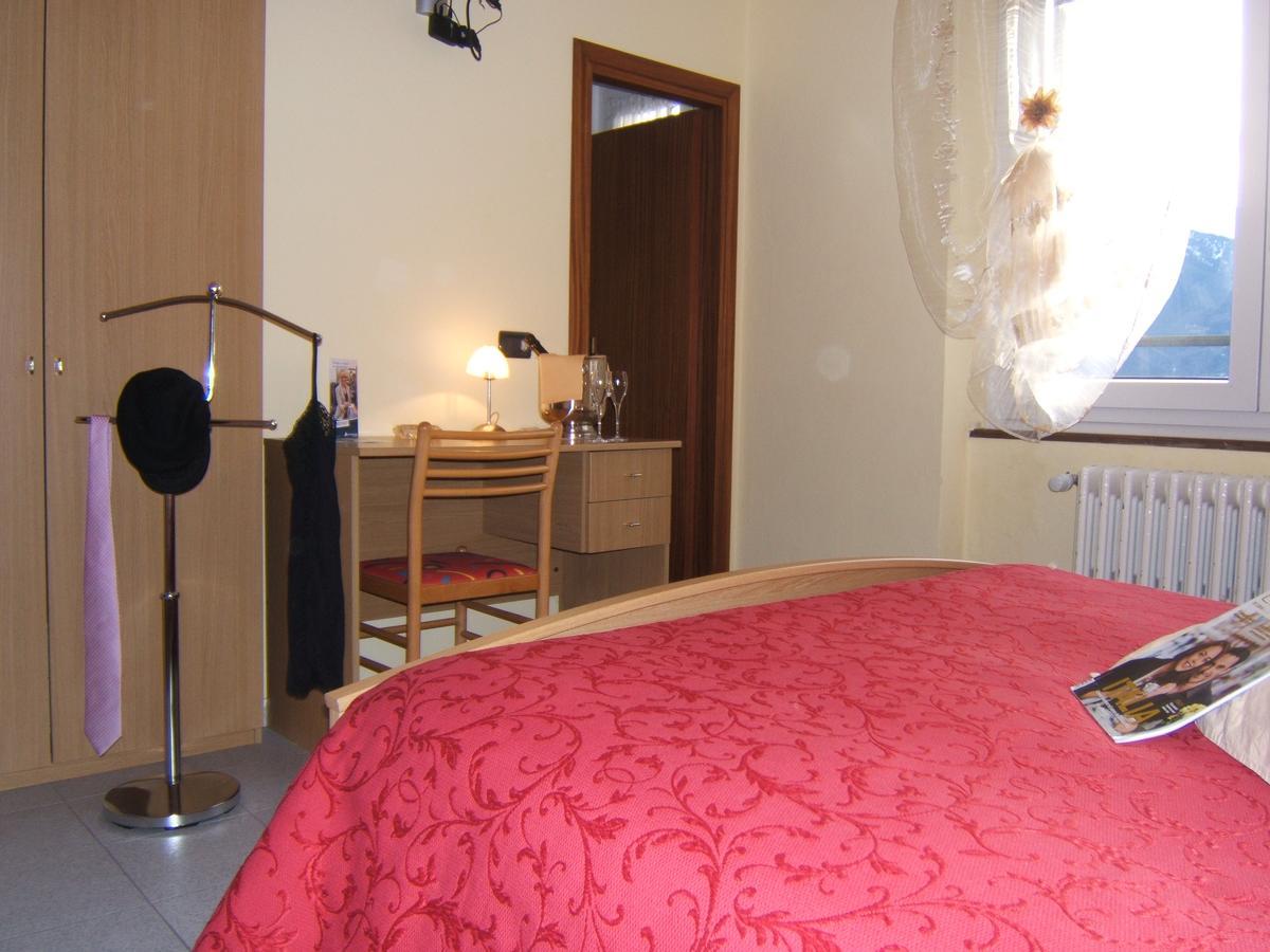 Hotel Ristorante Miravalle Тельо Экстерьер фото