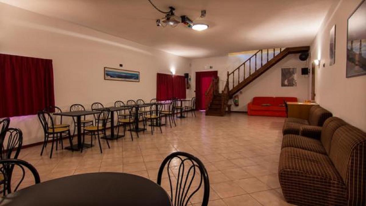 Hotel Ristorante Miravalle Тельо Экстерьер фото